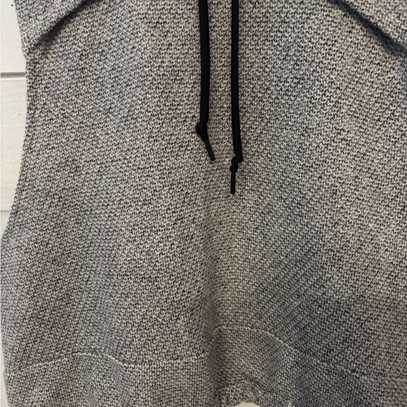 Te Verde cowl neck knit athletic vest Size Medium. Great condition! - Picture 9 of 15